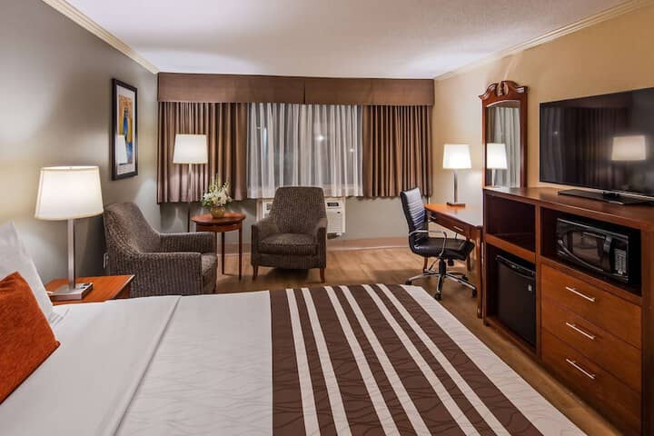 Room 4 of 42