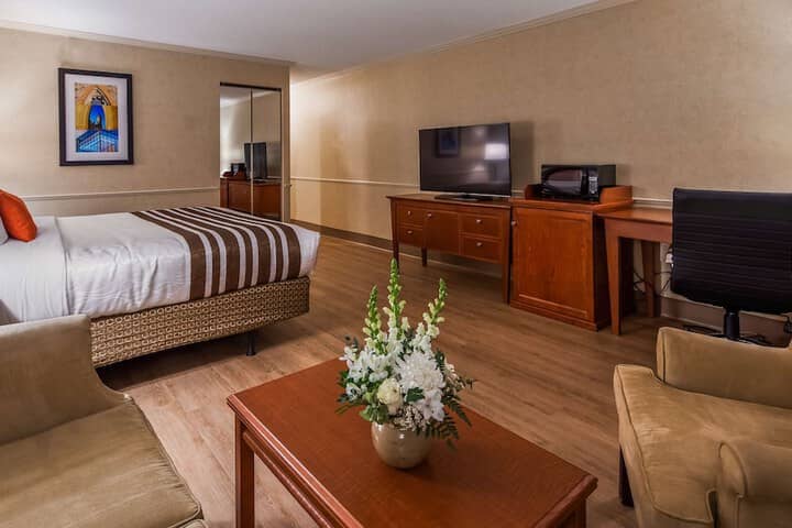 Room 9 of 42