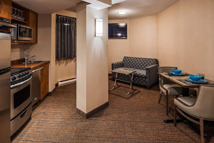 Room 6 of 42