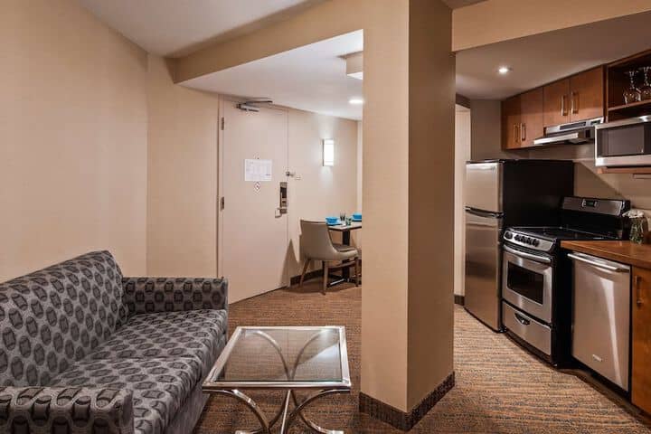 Room 21 of 42