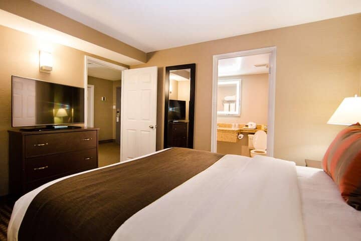 Room 13 of 52