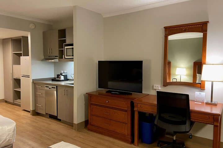 Room 10 of 42