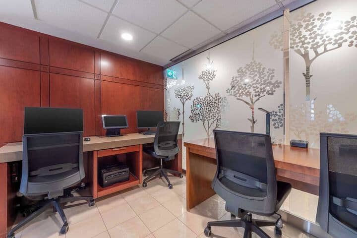 Business Center 40 of 42
